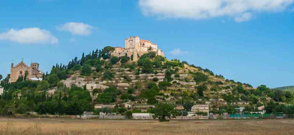 Hotels in Arta